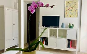 Milan Cozy Apartment Gambara - Sansiro